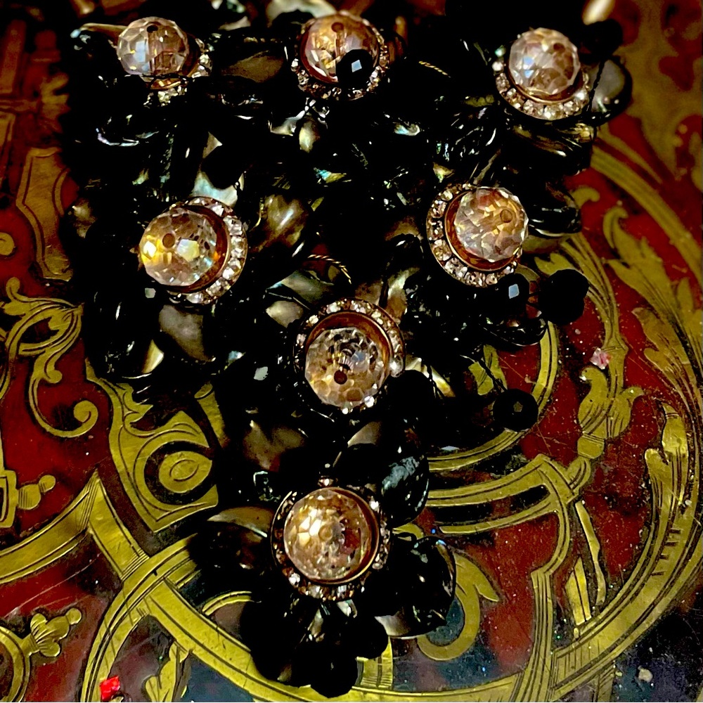 Chic Black and Silver Floral Necklace